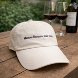 Boné Lifestyle - Turma -"Menos discurso, mais vinho." Branco